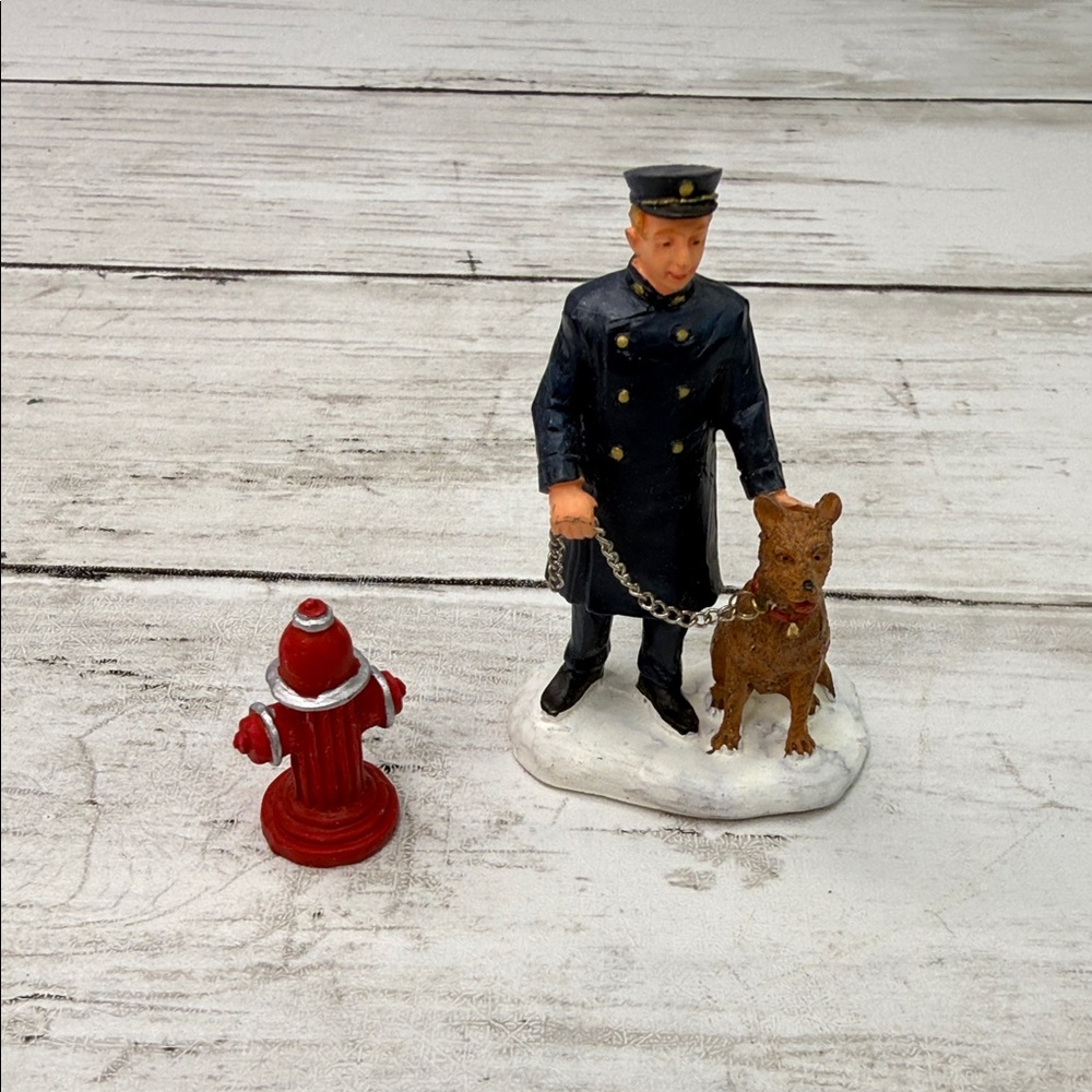 Lemax 2003 Officer And Friend #32750 Police Badge Hero Dog Fire Hydrant